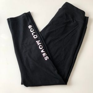 Sofra Pants - Sofra Capri Bold Moves Leggings in Black NWT Sofra Pants - Sofra Capri Bold Moves Leggings in Black NWT